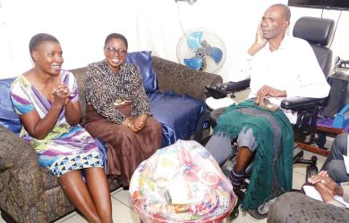 Minister visits ailing war veterans